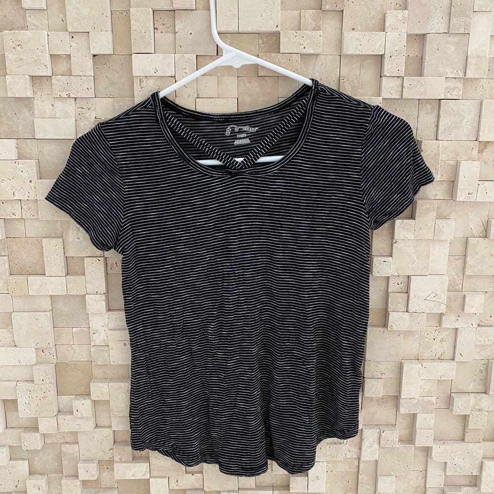 Black striped tee